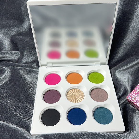 $49|Ofra Cosmetics x Francesca Tolot Palette - Discontinued - Picture 3 of 14